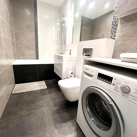 Atal Towers Prywatny Apartament *